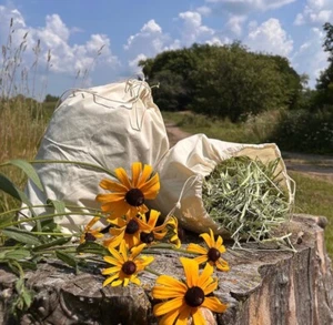 Fresh, green, soft, Timothy hay for rabbits, bunnies, guinea pigs, chinchillas - Picture 1 of 5