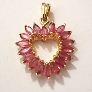 Elegante colgante de corazón de 18 rubíes marquesa 14YG 1" 2,1 g - Imagen 1 de 10