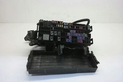 2013 - 2014 FORD TAURUS ENGINE FUSE BOX OEM WITHOUT TURBO OR POLICE PACKAGE - Image 1 of 4