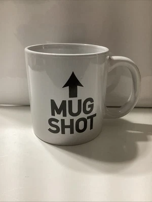 Taza de café de novedad Mug Shot Foto 1 de 2