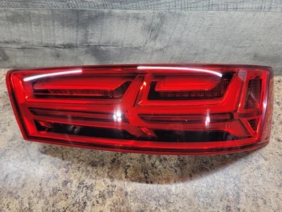 Lanterna traseira de LED lateral direita do passageiro Audi Q7 2017-2019 fabricante de equipamento original - Imagem 1 de 4