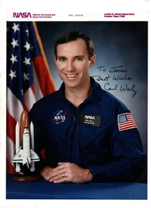 astronaut Carl Walz SIGNED photo: shuttles Columbia Atlantis Discovery Endeavour - Picture 1 of 3