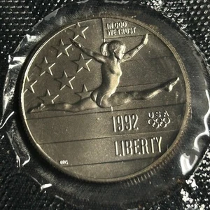1992 Olympics UNC Commemorative Half Dollar with Box & COA - Picture 1 of 4