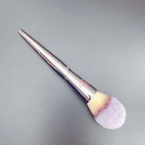 IT Cosmetics Flawless blush brush#255- Brand New - Picture 1 of 1