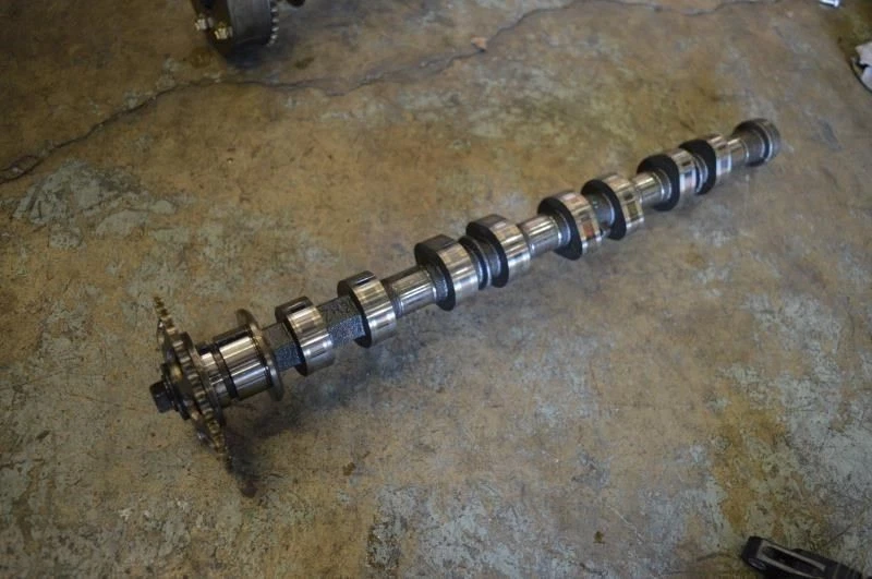 2011 2012 2013 2014 2015 2016 2017 LEXUS CT200h ENGINE MOTOR CAMSHAFT - Image 1 of 4