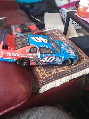 Kerry Earnhardt #40 1999 Channellock Monte Carlo 1/24 Acción Nascar Diecast Bank Foto 1 de 4
