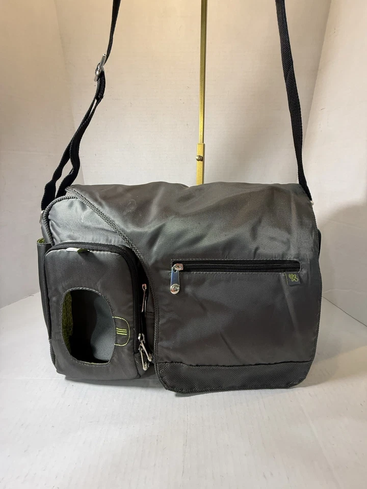 Fisher Price Deluxe Bolsa de Pañales Mensajero, Enfriador de Biberones y Dispensador de Toallitas Bebé Foto 1 de 4