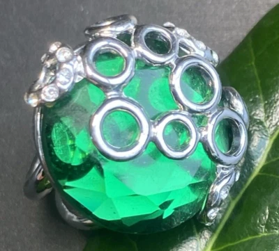 Anillo de cóctel vintage cristal verde joyería inmobiliaria usado talla 6 Foto 1 de 4