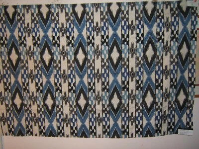 Gaston Y Daniela, Reina, Novedad Bordada, Remanente, 53.5" W X 36" L, Azul Foto 1 de 2