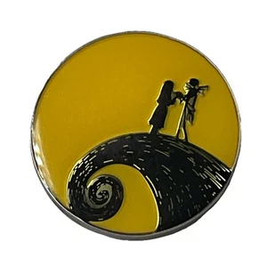 Spilla da bavero Disney Nightmare Before Christmas Jack Sally on Hill zaino cappello spilla - Foto 1 di 5