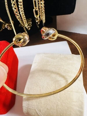 18K 750 Saudi UAE Tricolor Gold Knot Bangle Bracelet 6.1g 11mm Fits 6/7” Sm/Med - Image 1 of 4