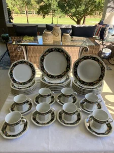 Orchard Park by Christopher Stuart - 8-5pc place settings of Vintage Stoneware - Picture 1 of 7