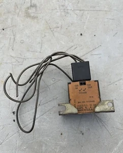 Cutler-Hammer Thermostat 9533N400 - Picture 1 of 3