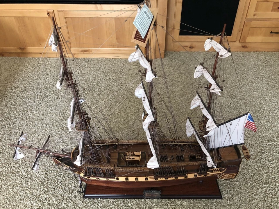 Navio modelo de madeira feito à mão - USS Constitution - Novo - Totalmente montado - Imagem 1 de 4