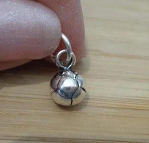 Charm pallone da calcio in argento sterling 3D 7 mm massiccio! - Foto 1 di 3
