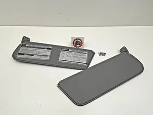 Par de parasoles grises OEM para Ford F150 F250 F350 1980-1986 - Imagen 1 de 14