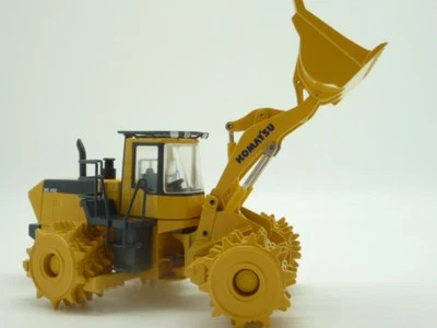 New! Komatsu WF450-3 compactor 1/50 Diecast Model CONRAD f/s from Japan - Image 1 of 4