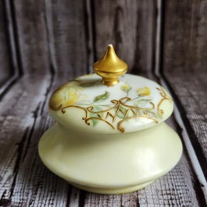 Antica scatola portagioie porcellana dipinta a mano crema pasticcera floreale oro giallo marcata - Foto 1 di 8