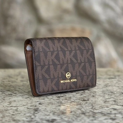 Cartera Michael Kors Jet Set Logo Mediana Marrón Doble Plegable Foto 1 de 4