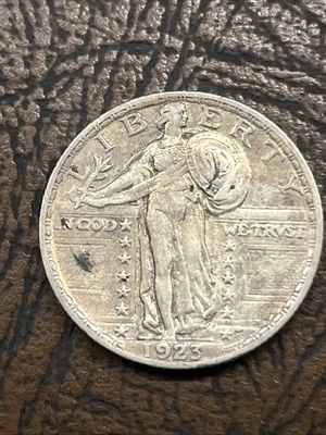 Cuarto de dólar Standing Liberty 1923 P Foto 1 de 2