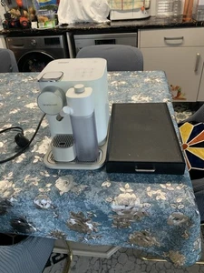 Máquina de café en cápsulas Nespresso de De'Longhi Gran Lattissima 1400 vatios - Imagen 1 de 16