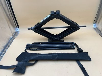 Dodge Ram 1500 2006-2018 gato y kit de herramientas conjunto OEM. Foto 1 de 4