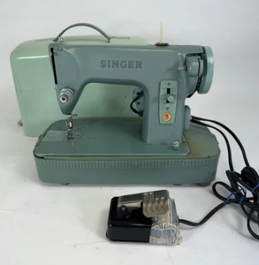 Vintage BZK 60-8 Singer Sewing Machine PARTS OR REPAIR - Picture 1 of 10