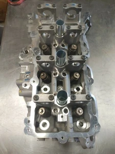Culata Mopar original lado izquierdo 68293289AB con pequeñas abolladuras y rasguños - Imagen 1 de 9