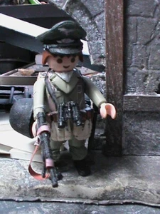 PLAYMOBIL CUSTOM OFICIAL PARACAIDISTA (POLONIA 1939) REF-0708 BIS - Imagen 1 de 16