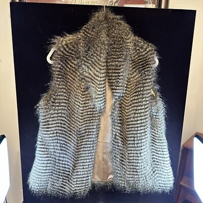 Chaleco Anthropologie Gris Imitación Piel de Dakota Gris Talla M/L Foto 1 de 4