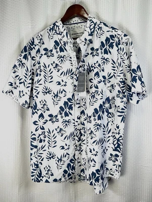 International Report Microtouch White/Blue Hawaiian Short Sleeve Button Men’s XL - Image 1 of 4