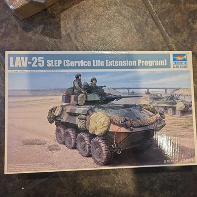 TRP01513 1:35 Trompetista LAV-25 Piraña SLEP (Programa de Extensión de Vida de Servicio) Foto 1 de 3