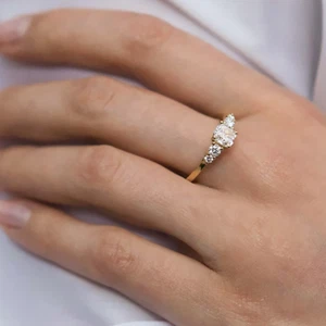 18 Karat Gelbgold 1,30 kt Diamant Ring IGI-zertifiziert Laborgefertigt Kissenschliff - Bild 1 von 15