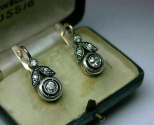 Pendientes colgantes/gotas para mujer enchapados en oro blanco de 14 k creados de corte redondo de 2 quilates - Imagen 1 de 6