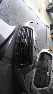 Used Front Grille fits: 2017 Ford Transit 150 center without body color surround Foto 1 de 4