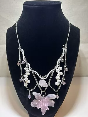 Elegante collar colgante de flores de vidrio rosa casero con perlas cultivadas y perlas cultivadas en capas Foto 1 de 4