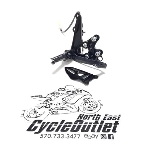 2024 11-25 SUZUKI GSXR600 GSXR750 OEM RIGHT REARSET REAR SET DRIVER FOOT PEG - Picture 1 of 18