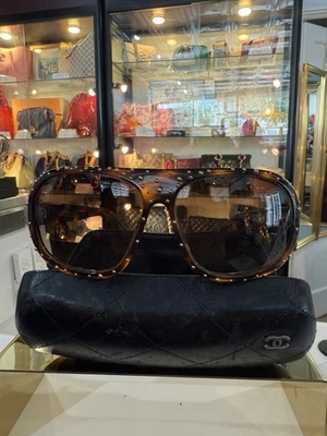 CHANEL Brown Gradient 5135 Studded Aviator Sunglasses AUTHENTIC  - Image 1 of 4