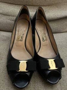 Salvatore Ferragamo Shoes Womens Size 10 Leather Wedge Vara Bow Italy Sandal - Picture 1 of 17