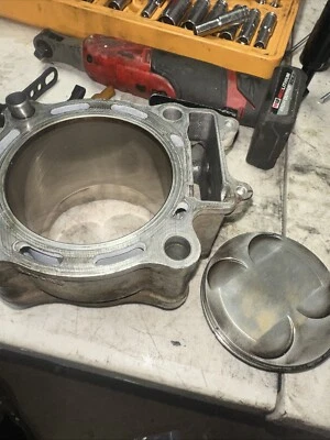 02-03 CRF450R 2003 OEM CILINDRO JARRA BARRIL PISTÓN EXTREMO SUPERIOR 12100-MEB-670 Foto 1 de 4