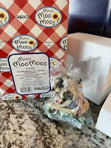 MARY'S MOO MOOS Enesco Figurine #274402 I'M DREAMING OF A WHITE CHRISTMOOS - Picture 1 of 1