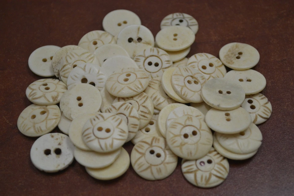 50 PCS STRIPE BROWN ROUND BUFFALO BONE SEWING BUTTONS 1" #T-2104A - Image 1 of 1