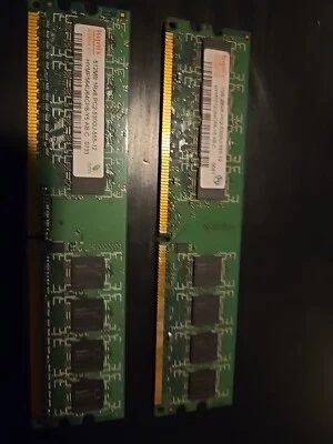 HYMP564U64CP8-Y5-AB-C Hynix 512MB PC2-5300U + 1GB 2Rx8 PC2-5300U Foto 1 de 2