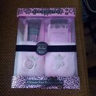 NEW Paris Hilton Foot Soak Lotion and Slippers / Spa Pampering Set