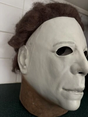 Michael Myers Halloween 2 II Mask Deluxe Officially Licensed Trick or Treat - Image 1 of 4