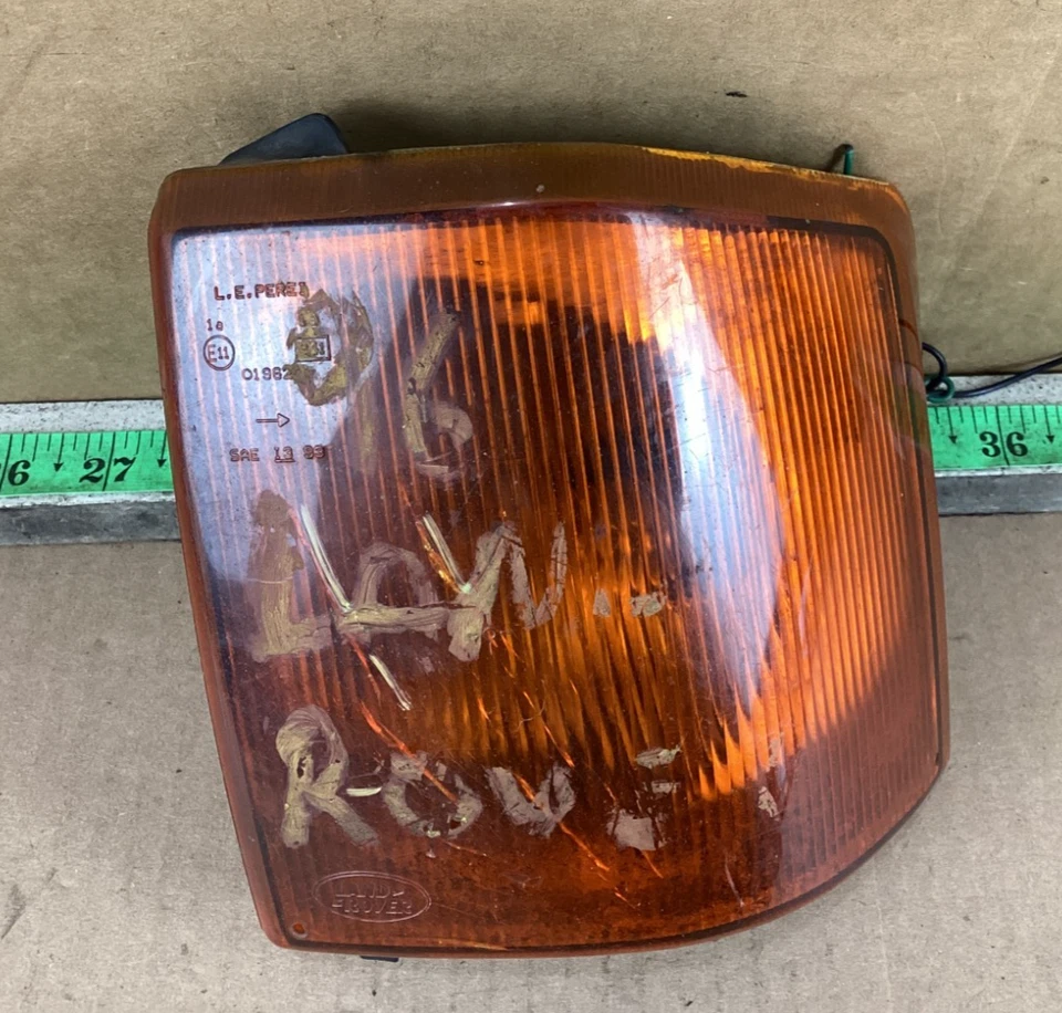 1994-1998 Land Rover Discovery Front Left Driver Side Turn Signal Light OEM - Image 1 of 4