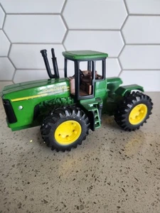 John Deere 4WD Articulated Tractor 1/32 ERTL plastic 8" - Picture 1 of 4