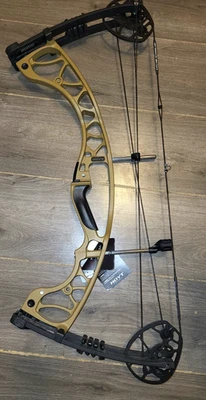NUEVO ARCO HOYT TORREX 26"-30" 45lb-70lb mano derecha ARENA/BRONCEADO Foto 1 de 3