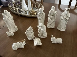 10 Piece White & Gold Christmas Nativity Set with Baby Jesus figurine - Picture 1 of 6