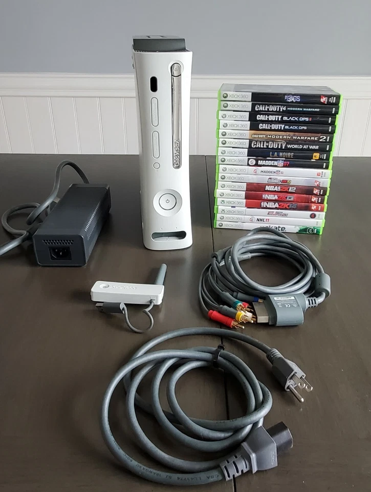 Microsoft Xbox 360 Pro - 20GB Console System - *Bundle* Complete in Original Box - Image 1 of 1
